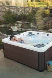 hot tub lounge