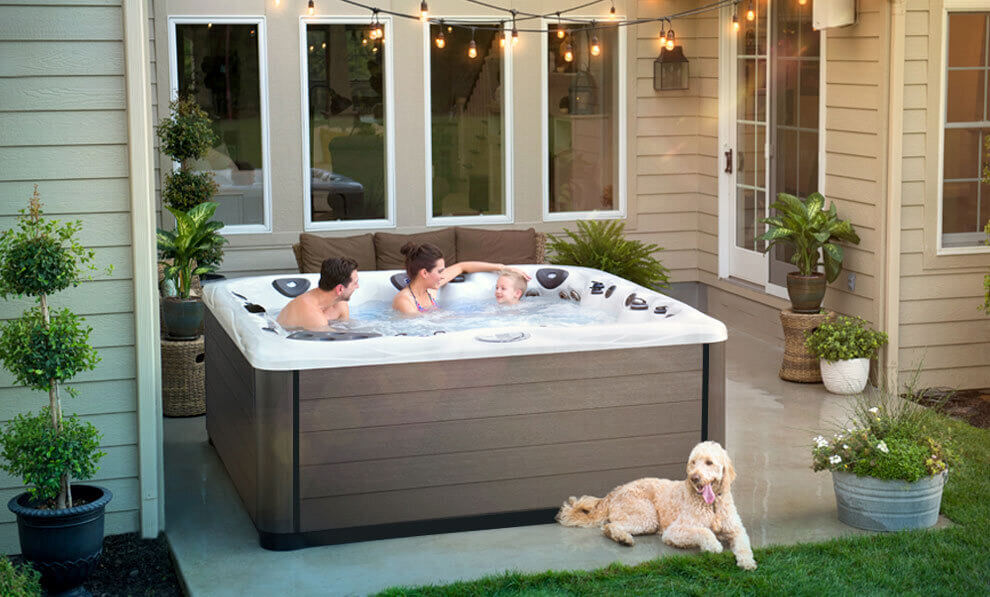 Michael Phelps Legend Series 800 hot tub on a patio