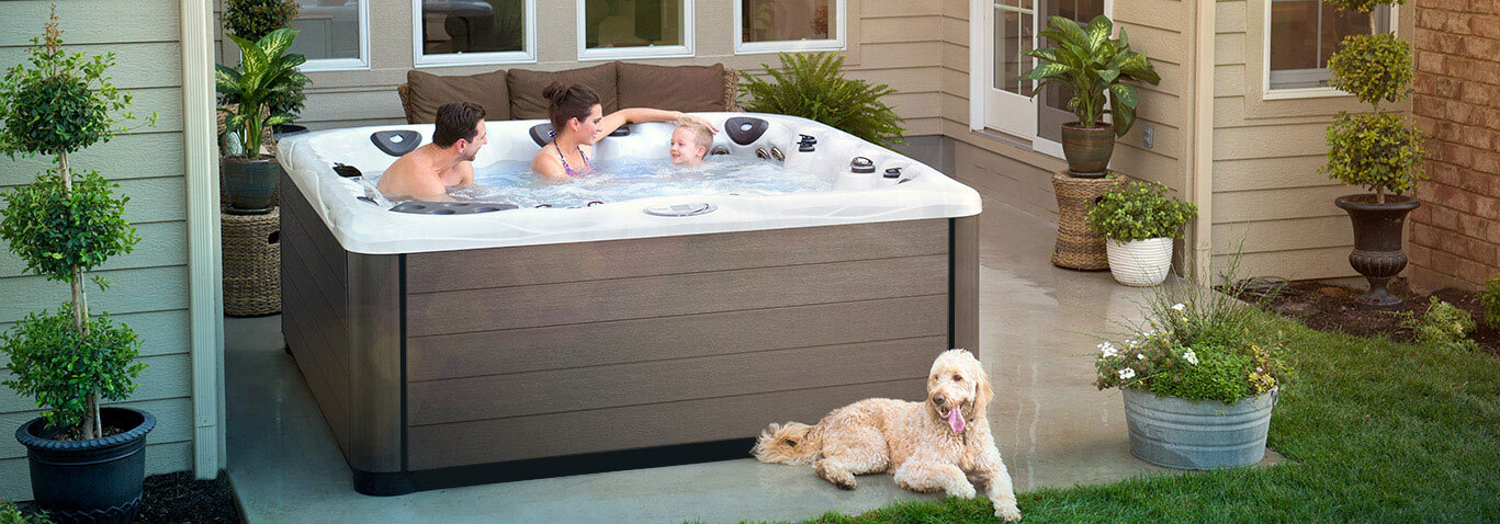 Michael Phelps Legend Series 800 hot tub on a patio